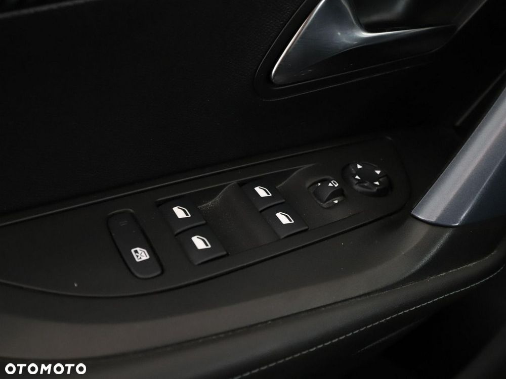 Peugeot 2008 1.5 BlueHDi Allure Pack S&S EAT8 - 37