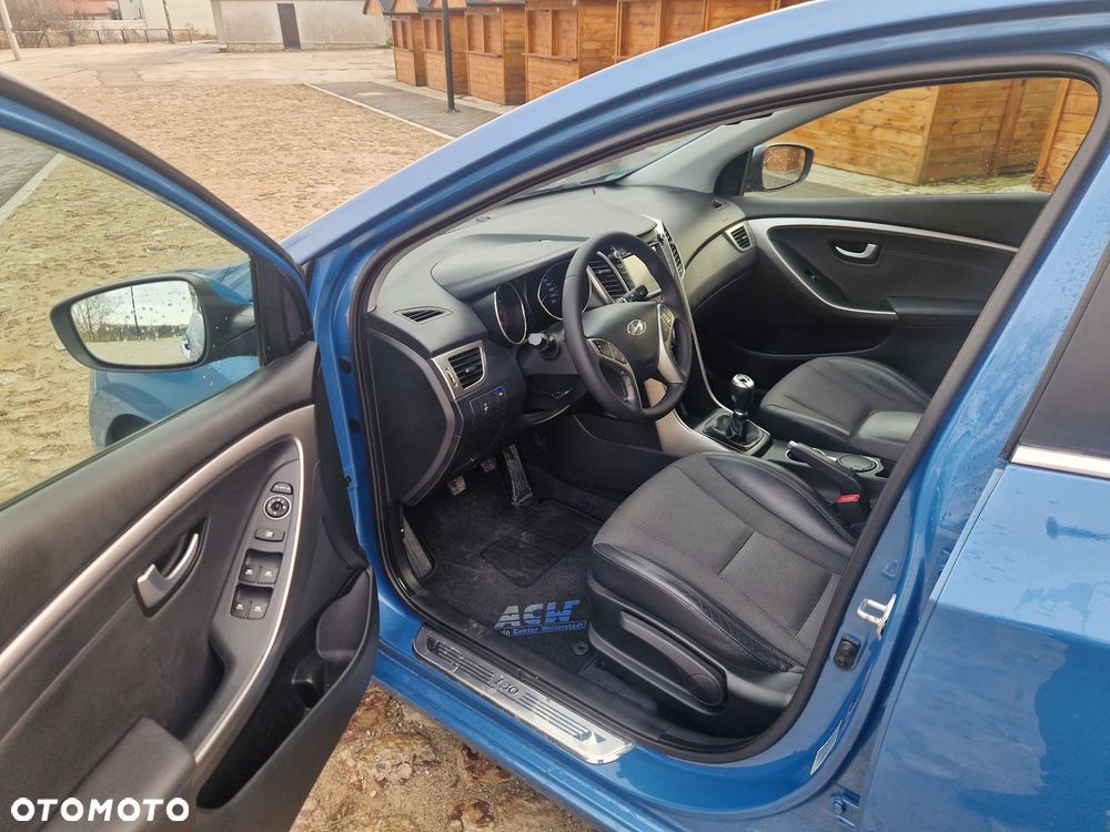 Hyundai i30 blue 1.6 GDI YES Gold - 9