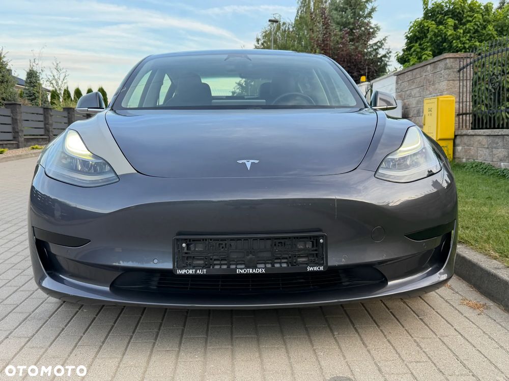 Tesla Model 3 Standard Reichweite Plus Hinterradantrieb - 26