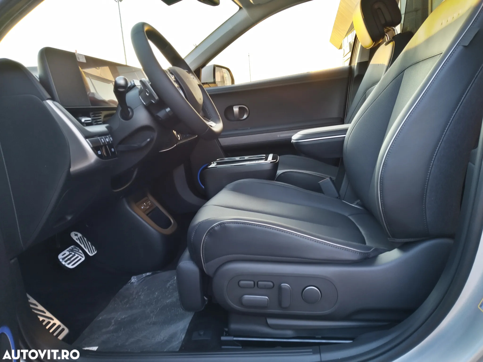 Hyundai IONIQ - 10