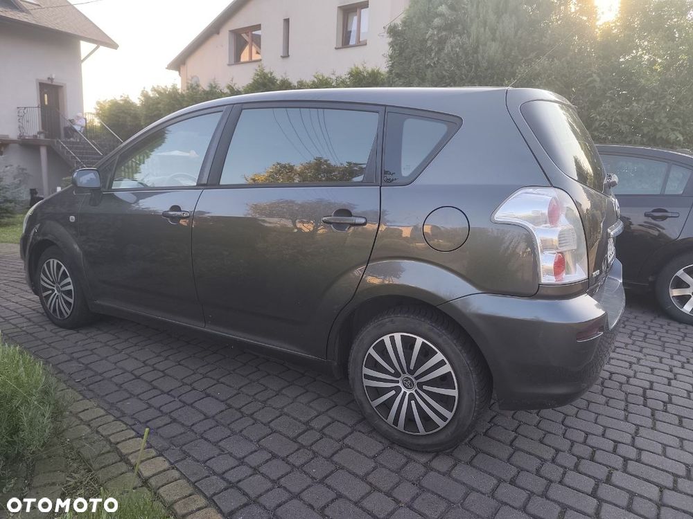 Toyota Corolla Verso - 2