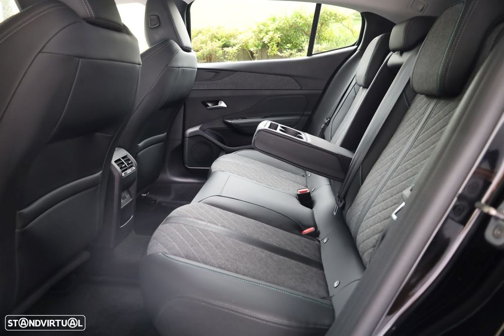 Peugeot 408 180 e-EAT8 Allure - 53