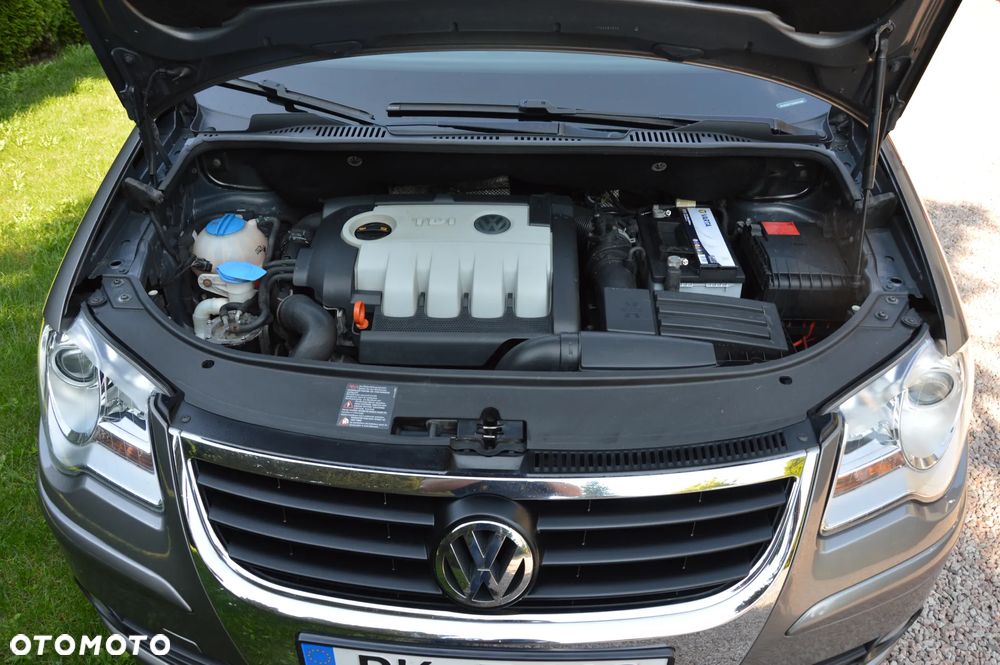 Volkswagen Touran - 38