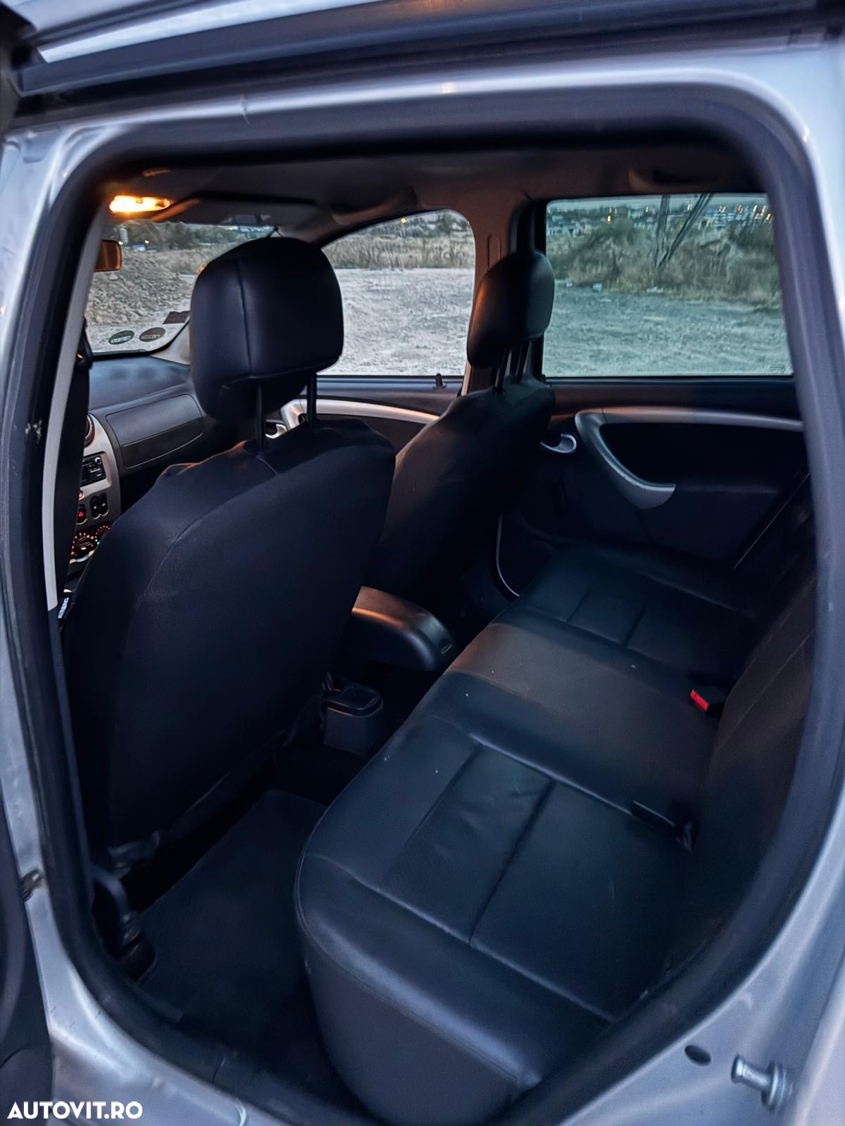 Dacia Duster 1.5 dCi 4x4 Prestige - 9