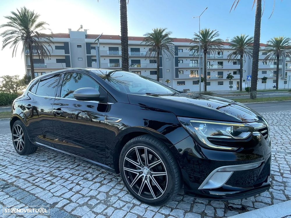 Renault Mégane 2017 photo 2