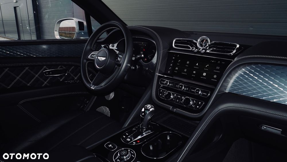Bentley Bentayga - 25