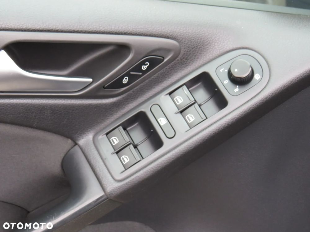 Volkswagen Golf 1.6 TDI BlueMotion Technology Trendline - 28