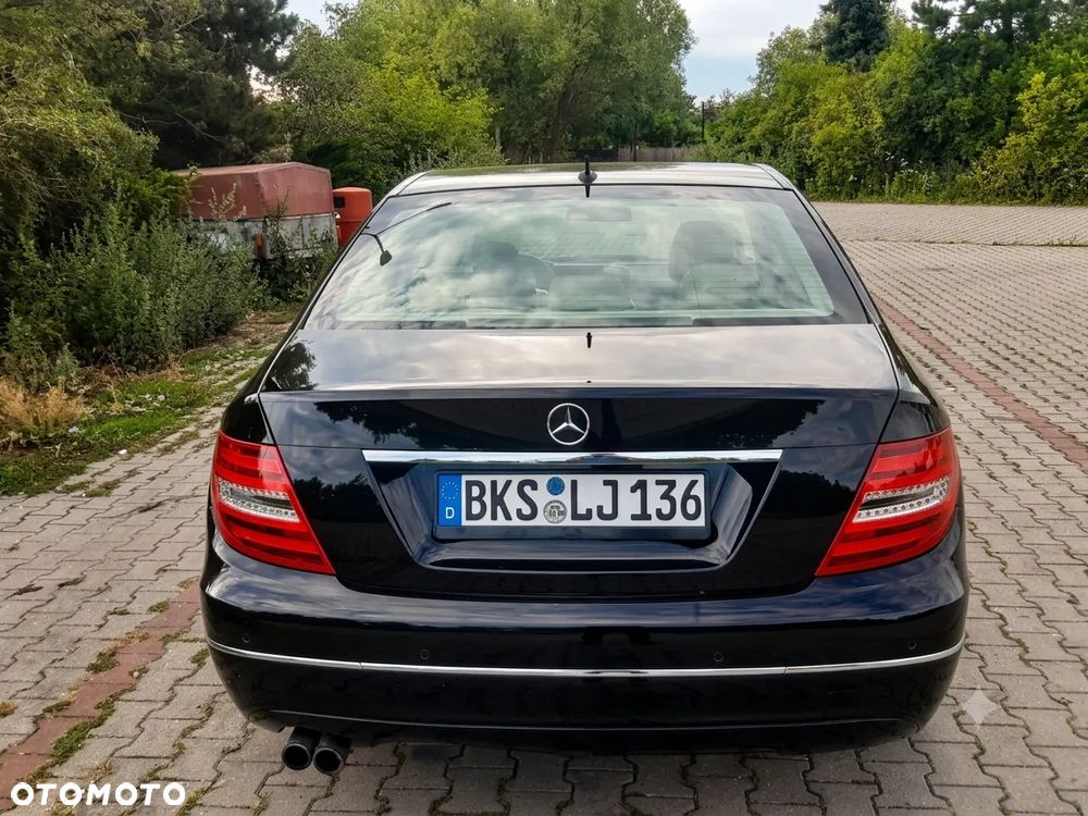 Mercedes-Benz Klasa C 180 CGI Automatik BlueEFFICIENCY - 12