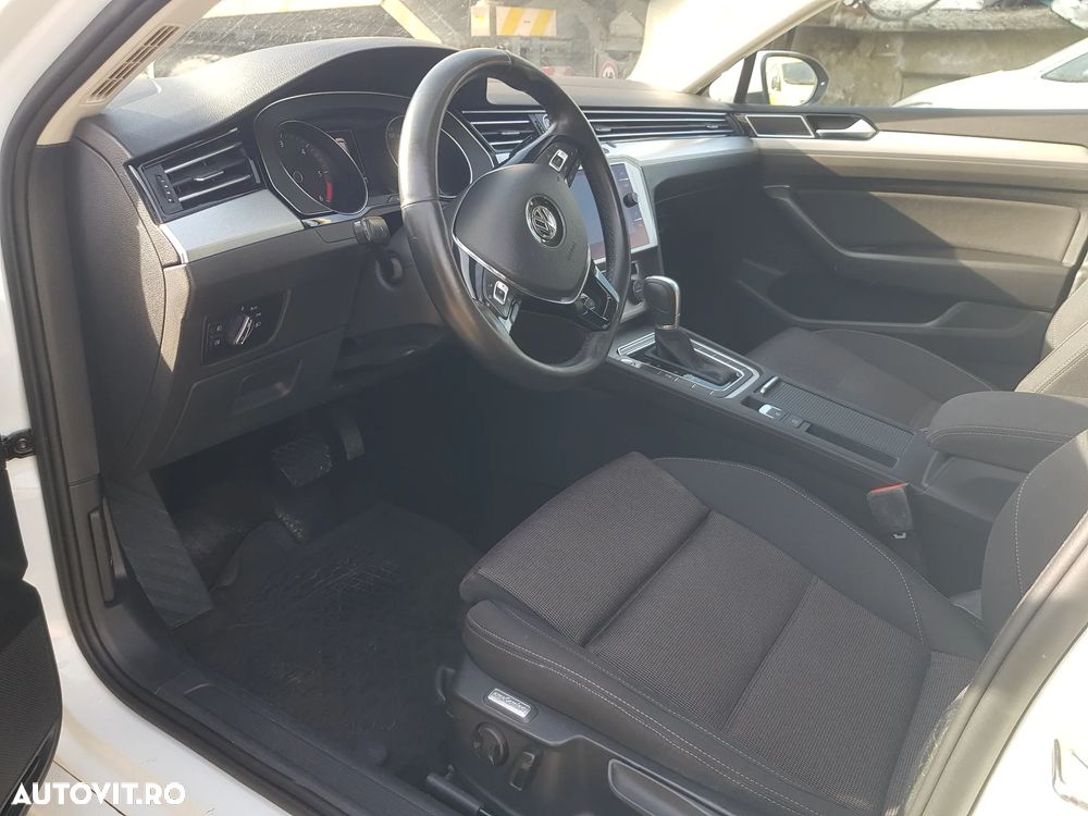 Volkswagen Passat 2.0 TDI SCR DSG Elegance - 10