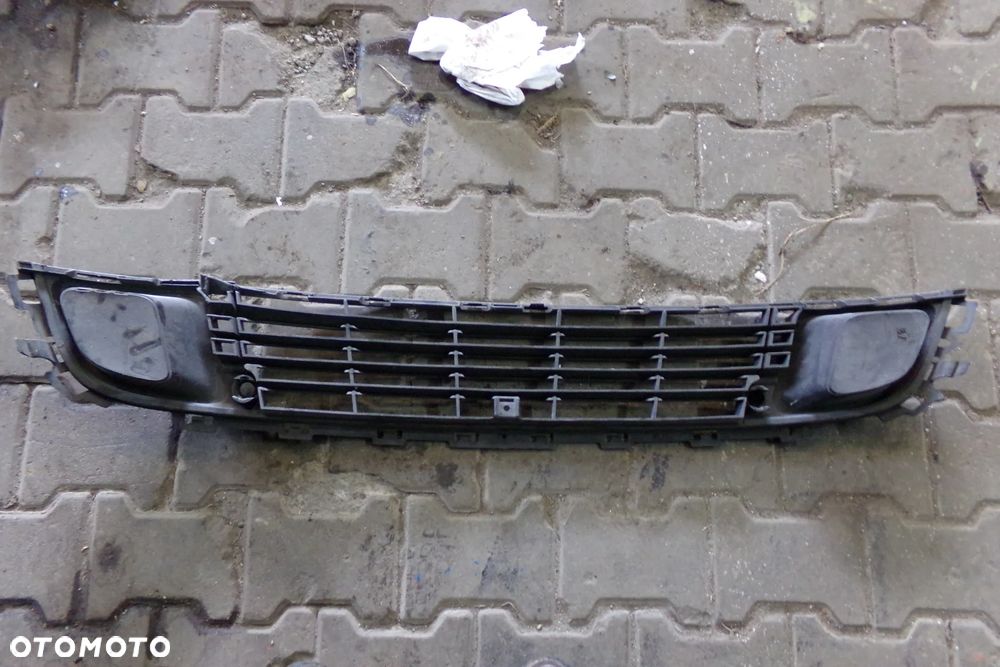 Citroen C5 III kratka atrapa zderzaka 9681052677 - 4