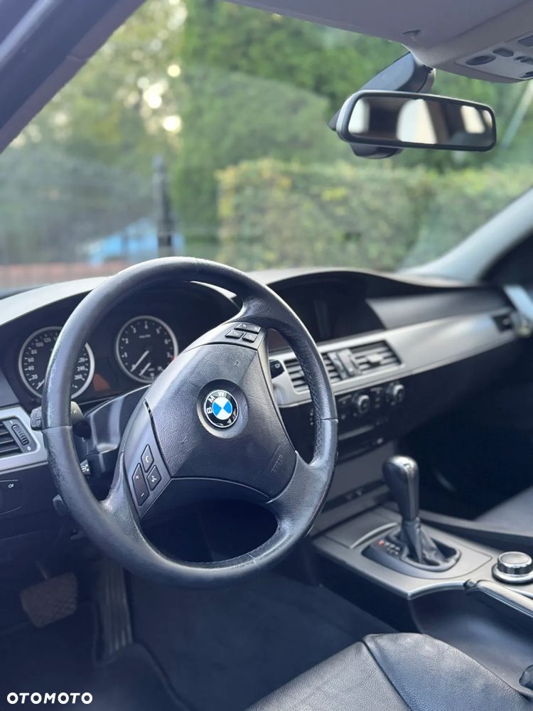BMW Seria 5 525i Touring - 2