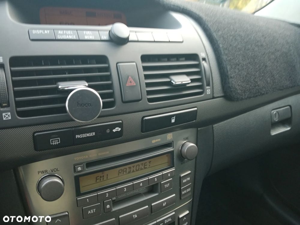 Toyota Avensis - 14