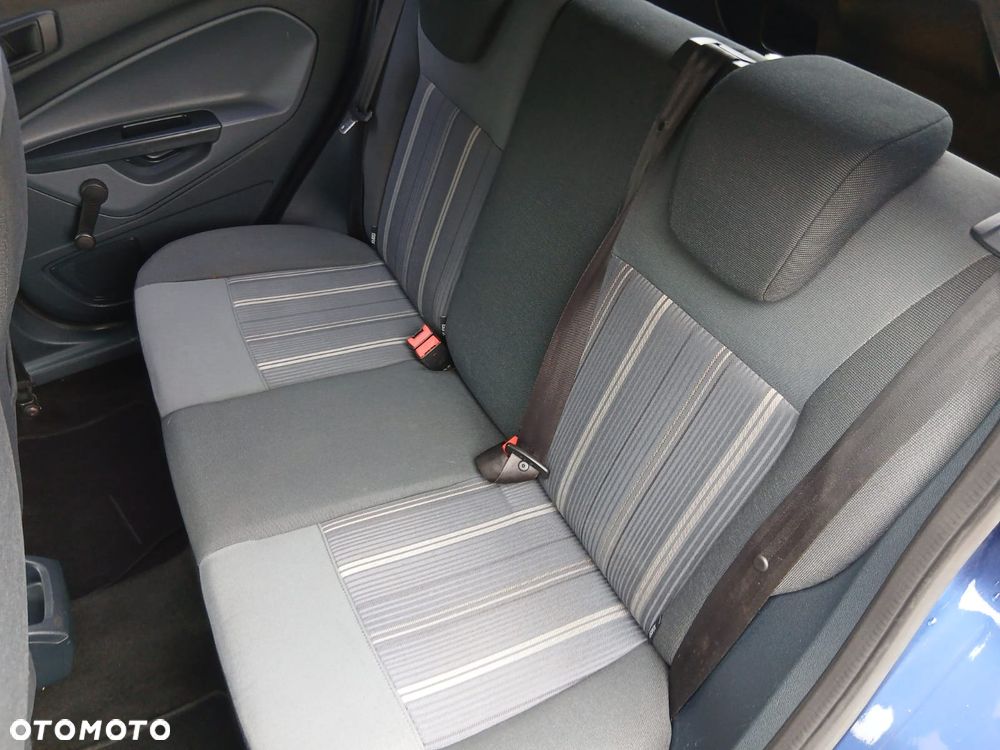 Ford Fiesta 1.25 Ambiente - 30