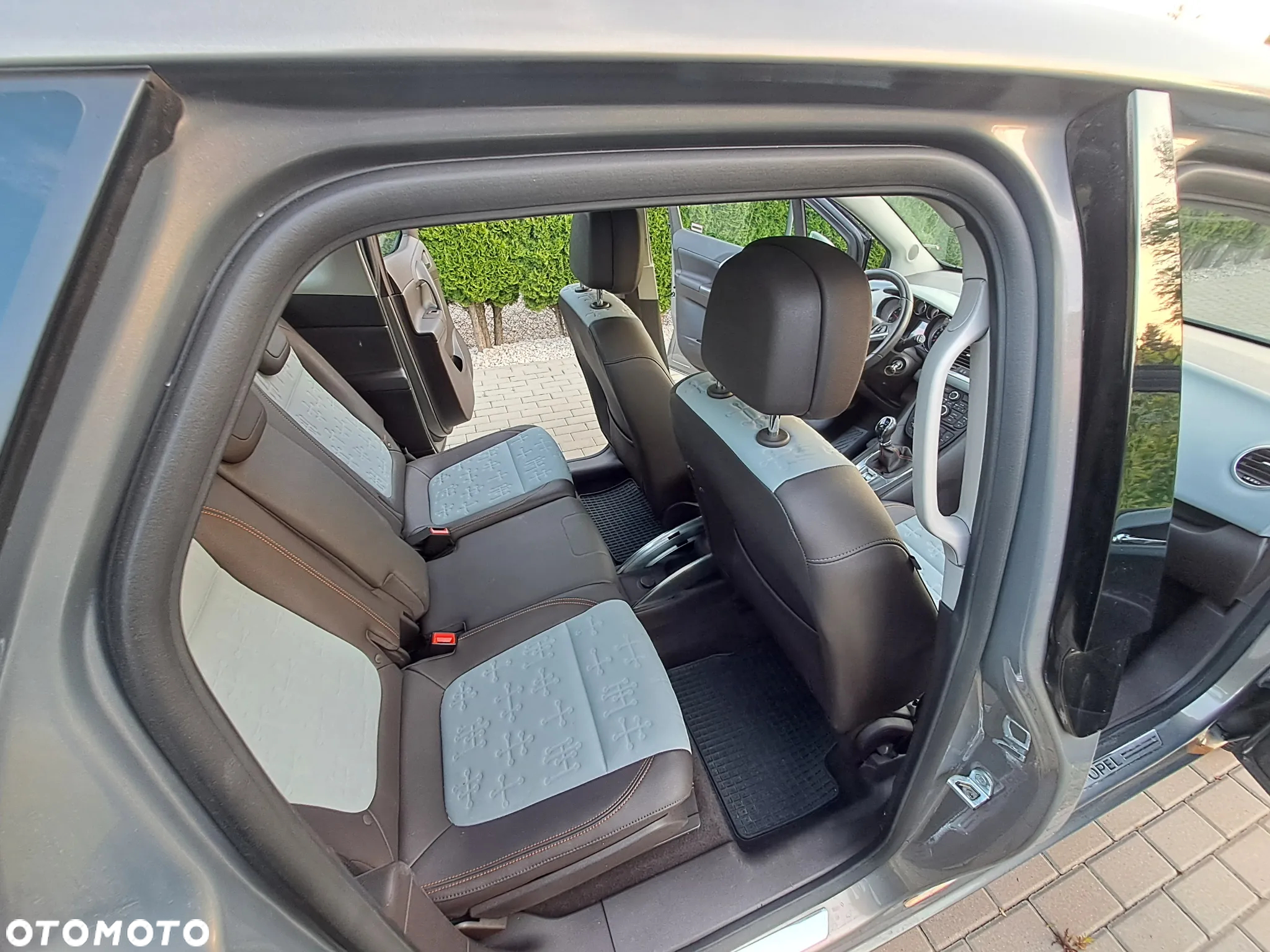Opel Meriva 1.4 Essentia - 9