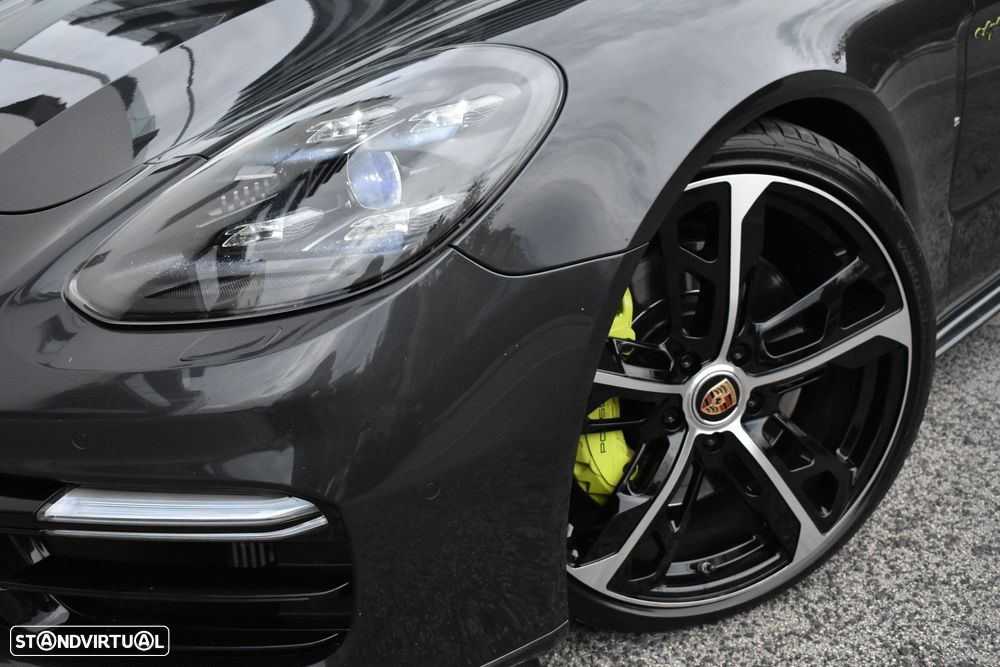 Porsche Panamera Sport Turismo - 15