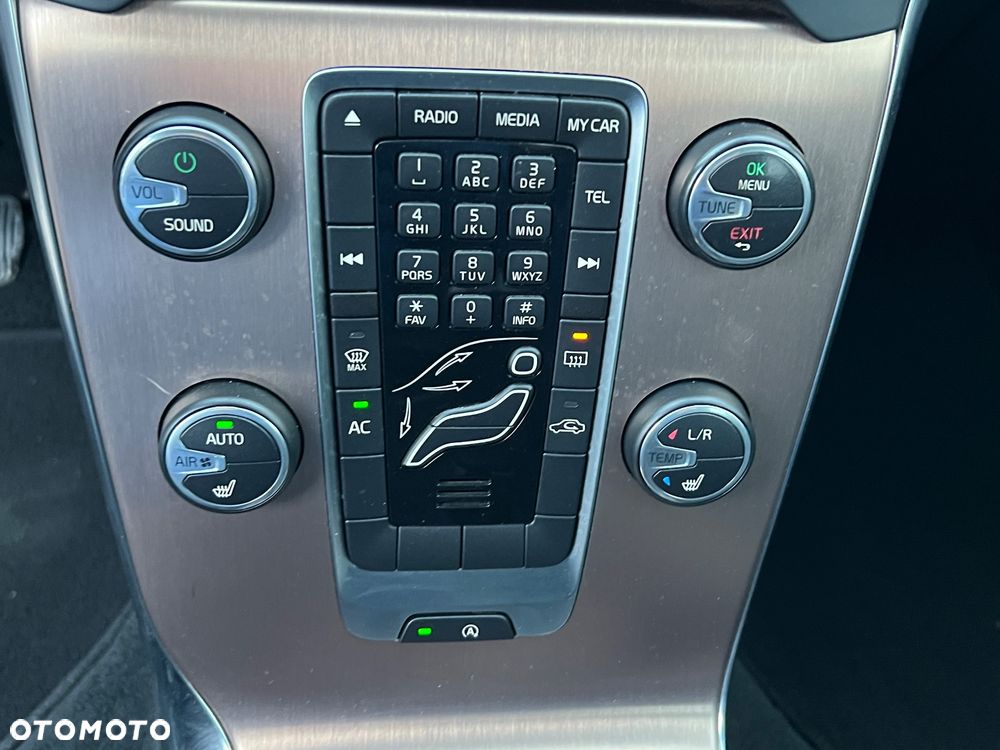 Volvo V40 Cross Country D2 Momentum - 15