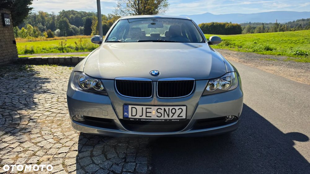 BMW Seria 3 318i - 4