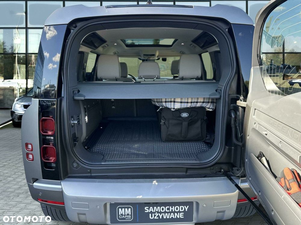 Land Rover Defender - 21