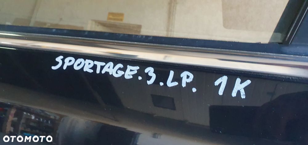Drzwi prawy przód przednie prawe w kolor Kia Sportage III 3 1K - 6