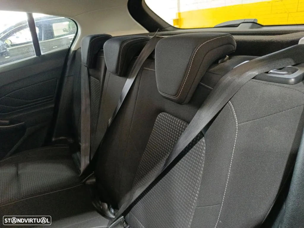 Ford Focus 1.5 TDCi EcoBlue Business - 12