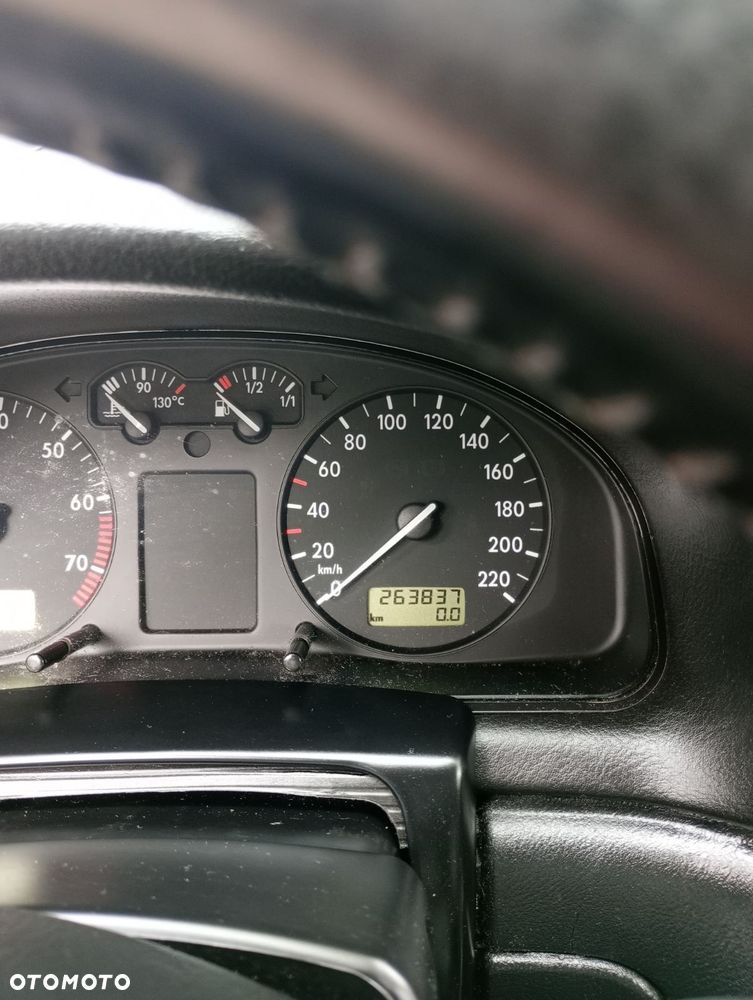 Volkswagen Passat - 3