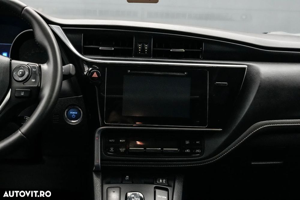 Toyota Auris 1.8 L VVT-i Sol + - 19