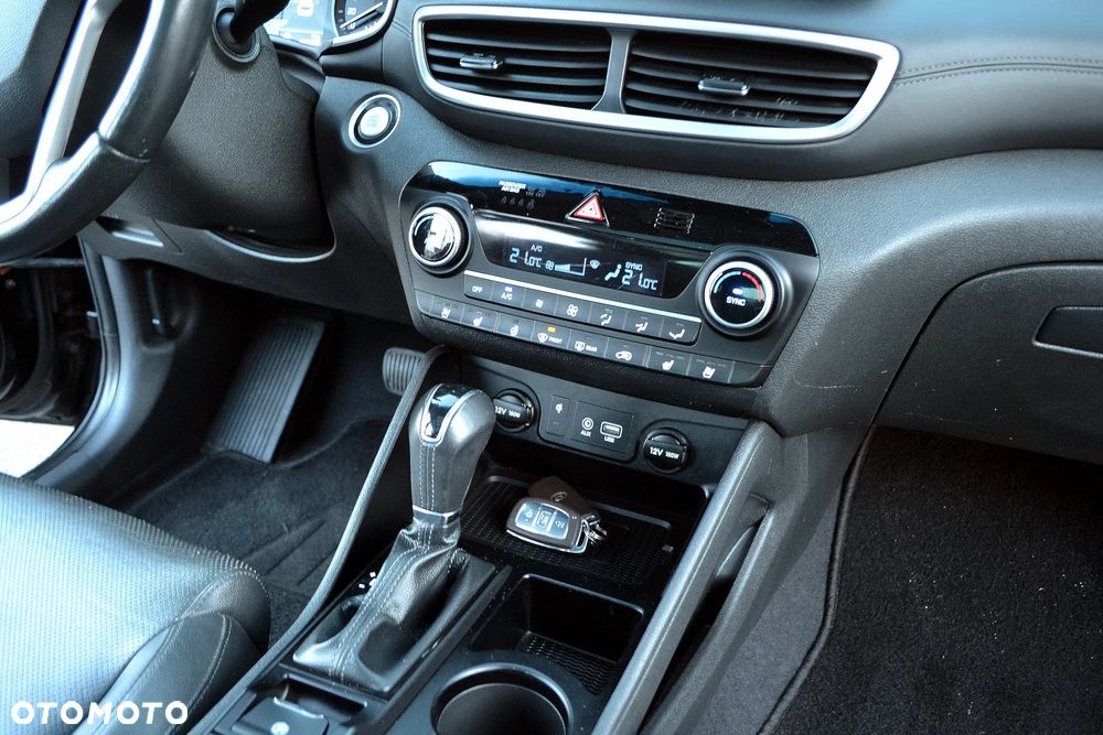 Hyundai Tucson 2.0 CRDI 4WD Automatik Premium - 28