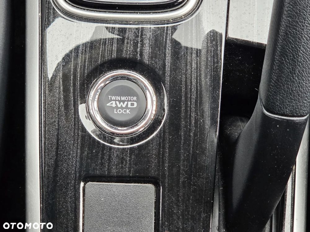 Mitsubishi Outlander Instyle NAVI - 24