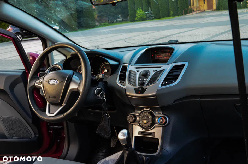 Ford Fiesta 1.4 Silver X (Trend) EU5 - 33