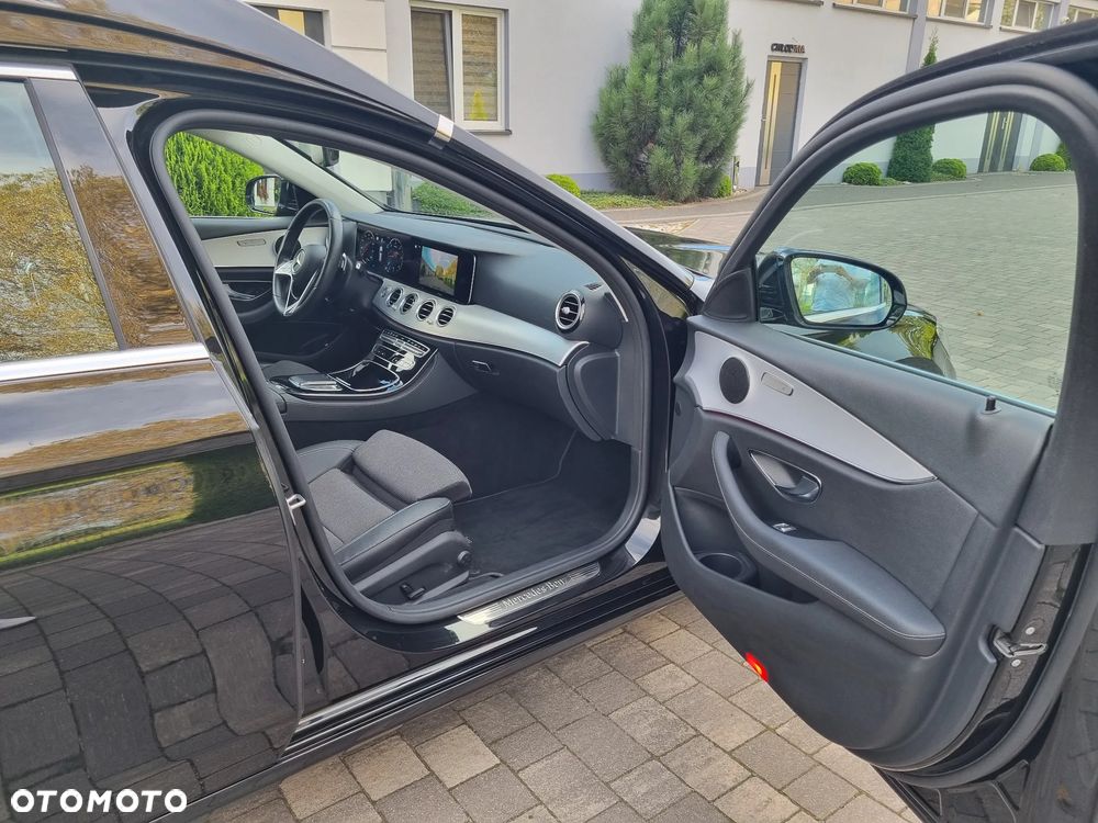 Mercedes-Benz Klasa E 200 d T 9G-TRONIC Avantgarde - 21