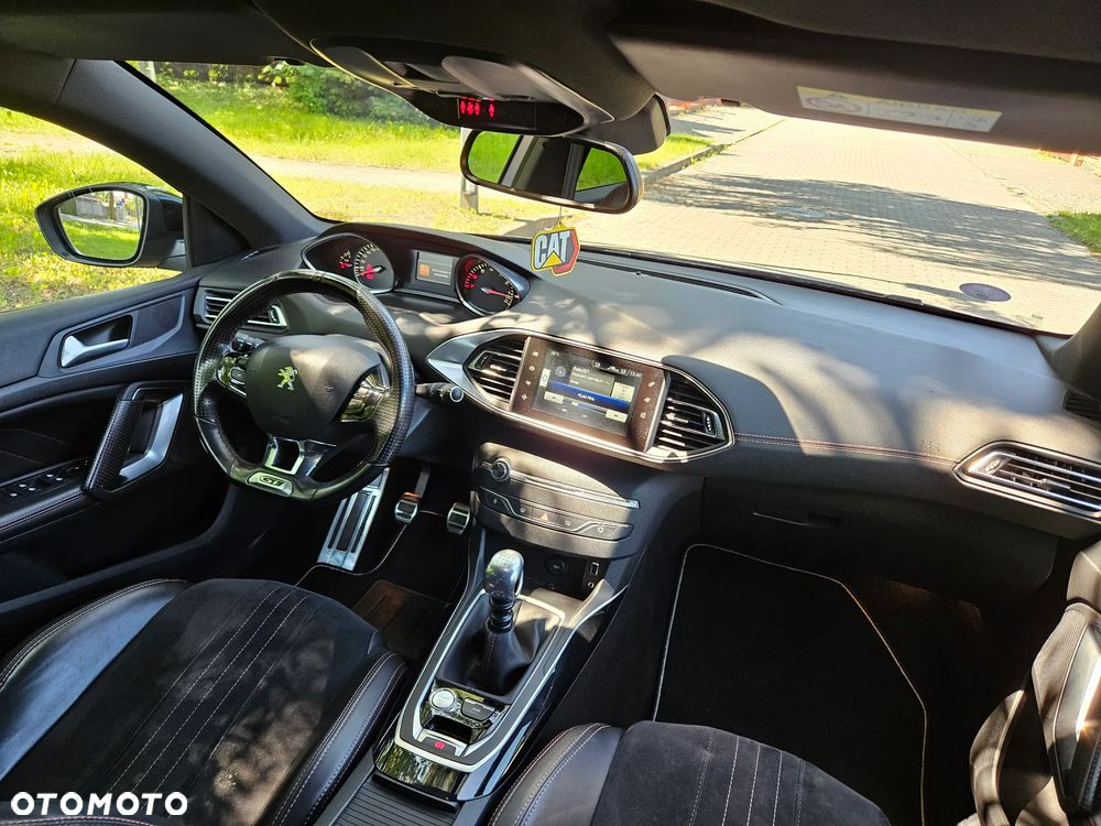 Peugeot 308 1.6 e-THP GT S&S - 34
