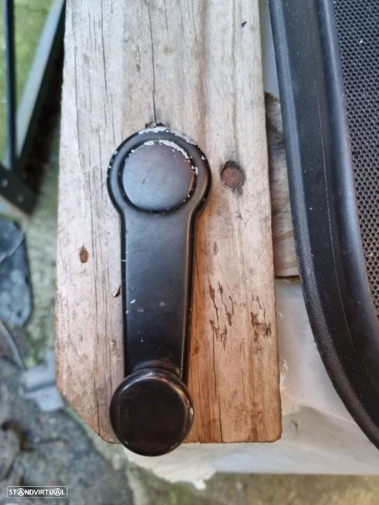 moleta do elevador da porta de trás Honda Jazz - 2