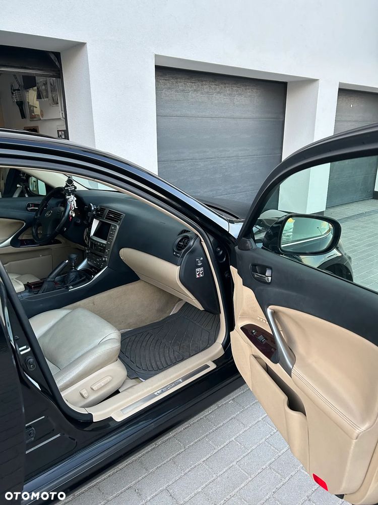 Lexus IS 220 D Prestige - 8
