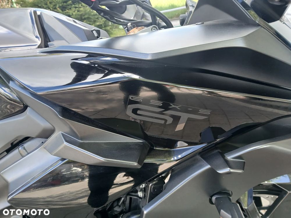 Suzuki GSX 1000 - 9