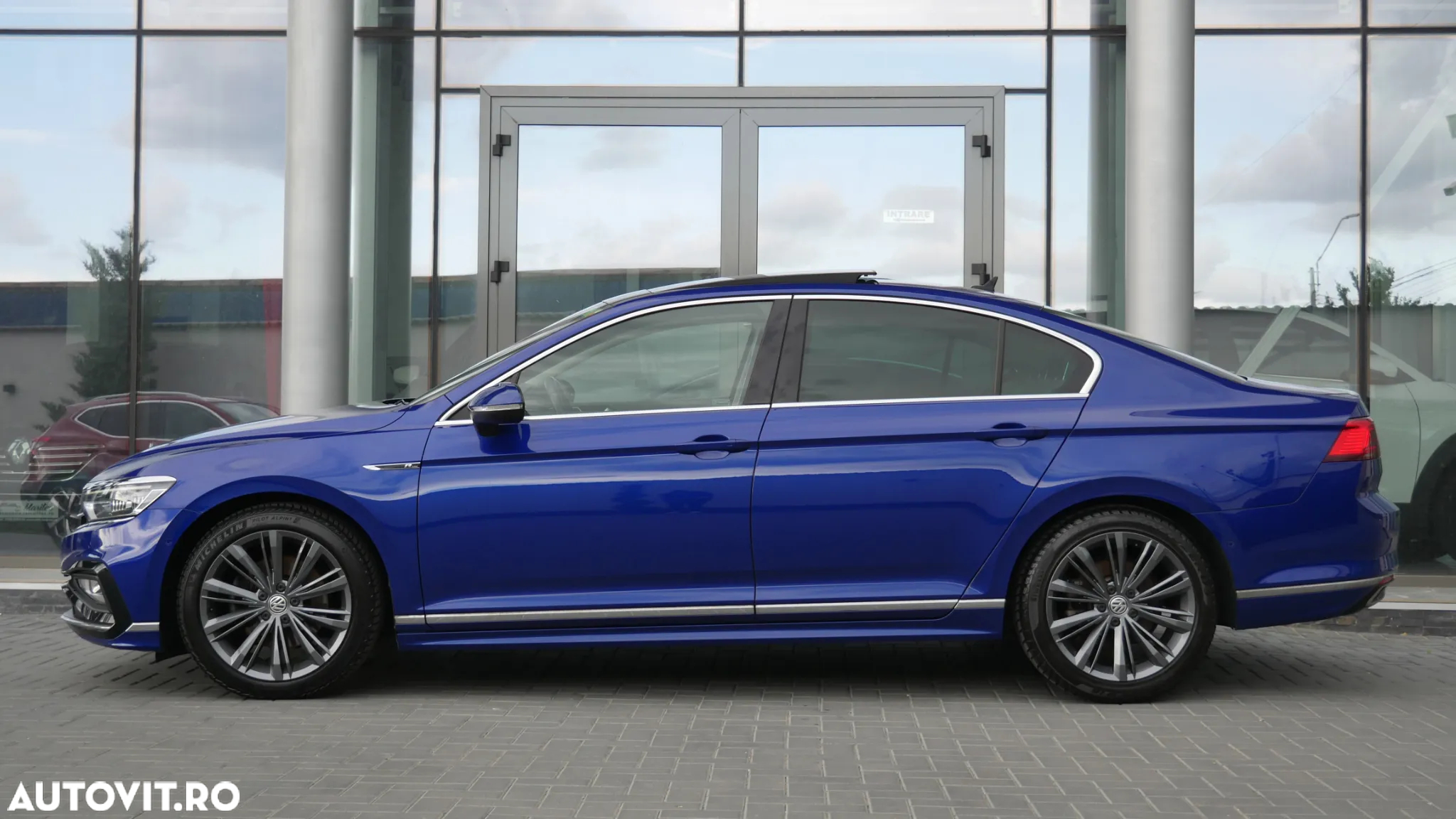 Volkswagen Passat - 8