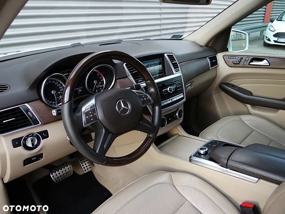 Mercedes-Benz ML 350 BlueTEC 4MATIC 7G-TRONIC - 23