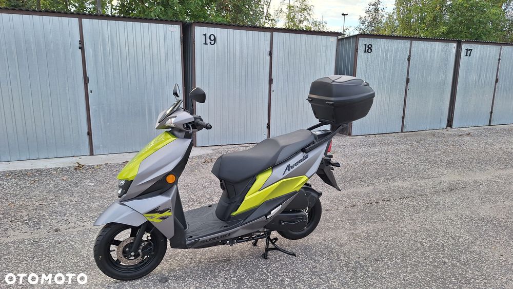Suzuki Avenis - 2