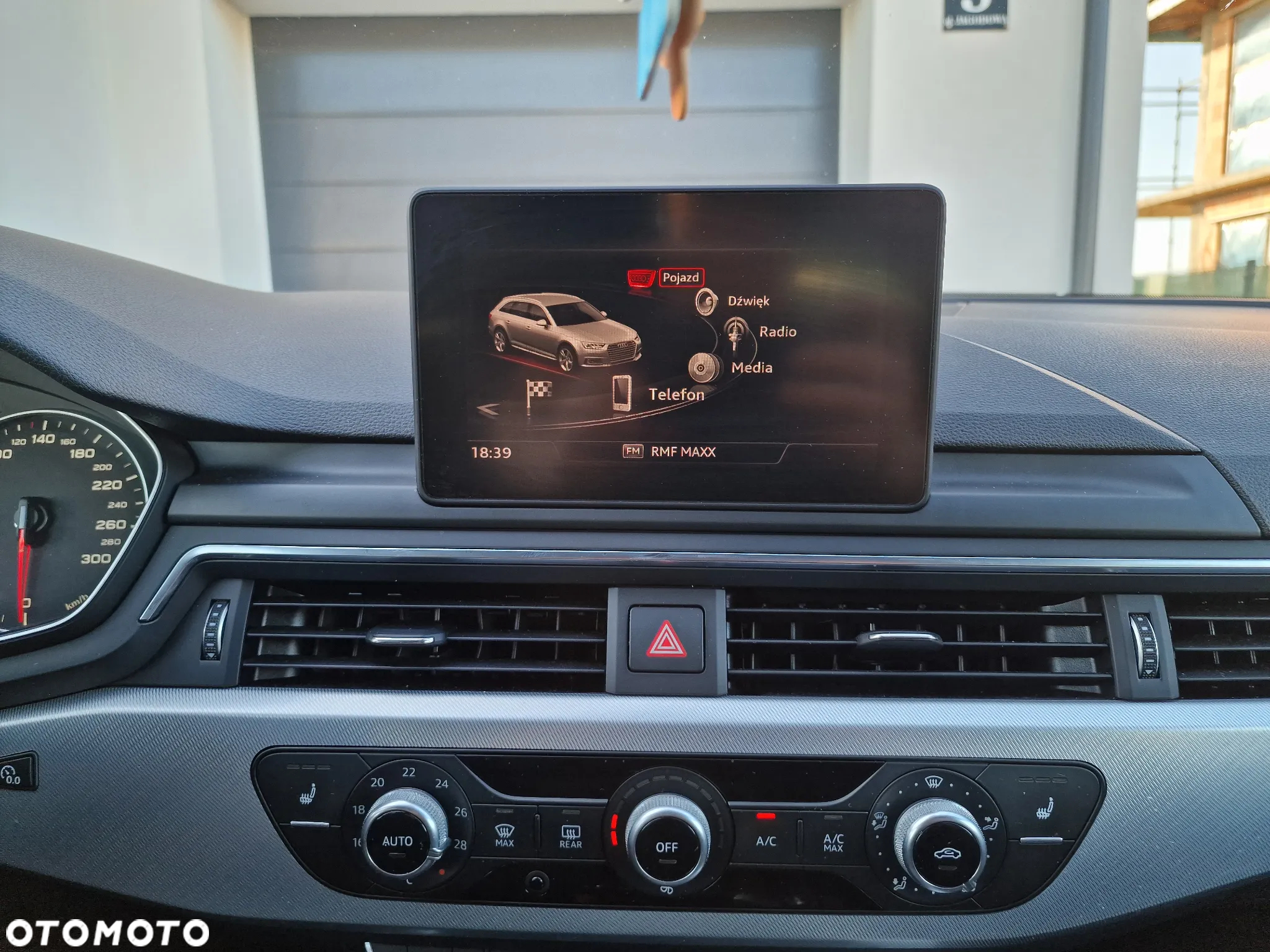 Audi A4 Avant 2.0 TDI ultra S tronic sport - 27