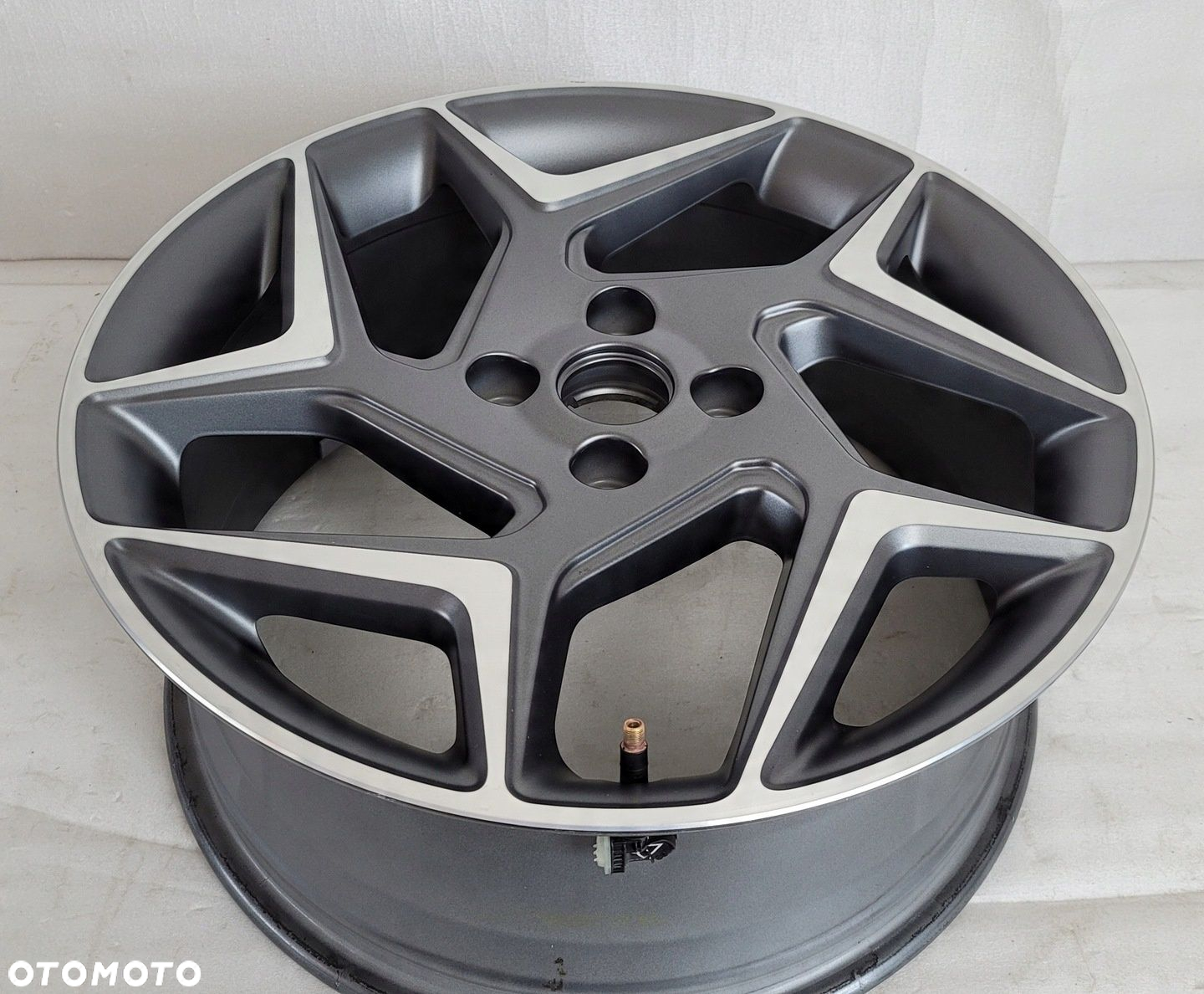 FELGA FORD FIESTA MK8 7,5x18 18 ET42,5 4x108 - 4