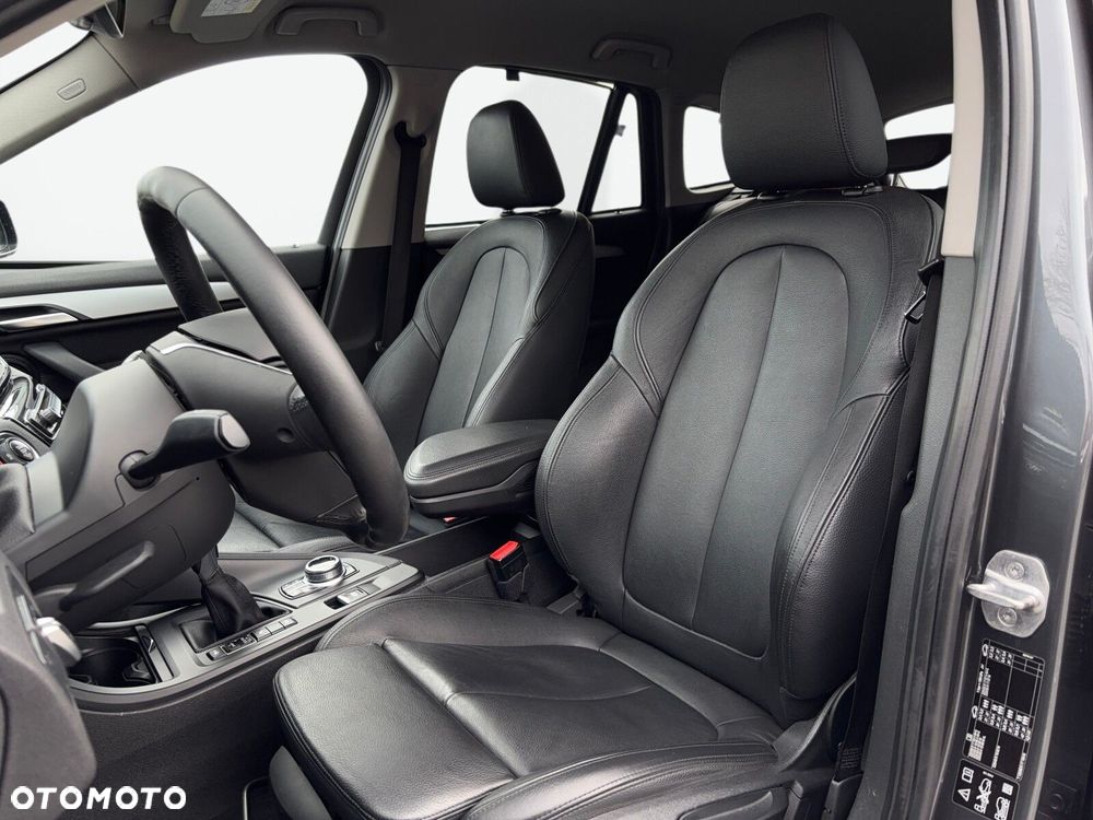 BMW X1 xDrive20i Advantage - 10