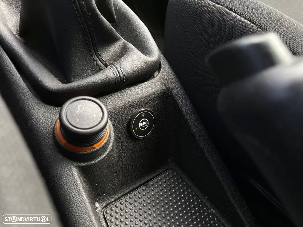 Fiat Punto 1.2 Young S&S - 19