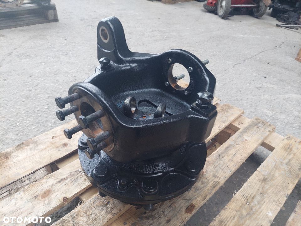ZWOLNICA ZE ZWROTNICA SPICER MANITOU 1440 1740 1840  [W-70, S-4X27, P-14, R-20, SZ-8][D][NAP 41439] - 4