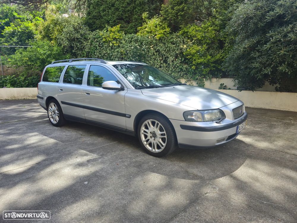 Volvo V70 2.4 D5 - 1
