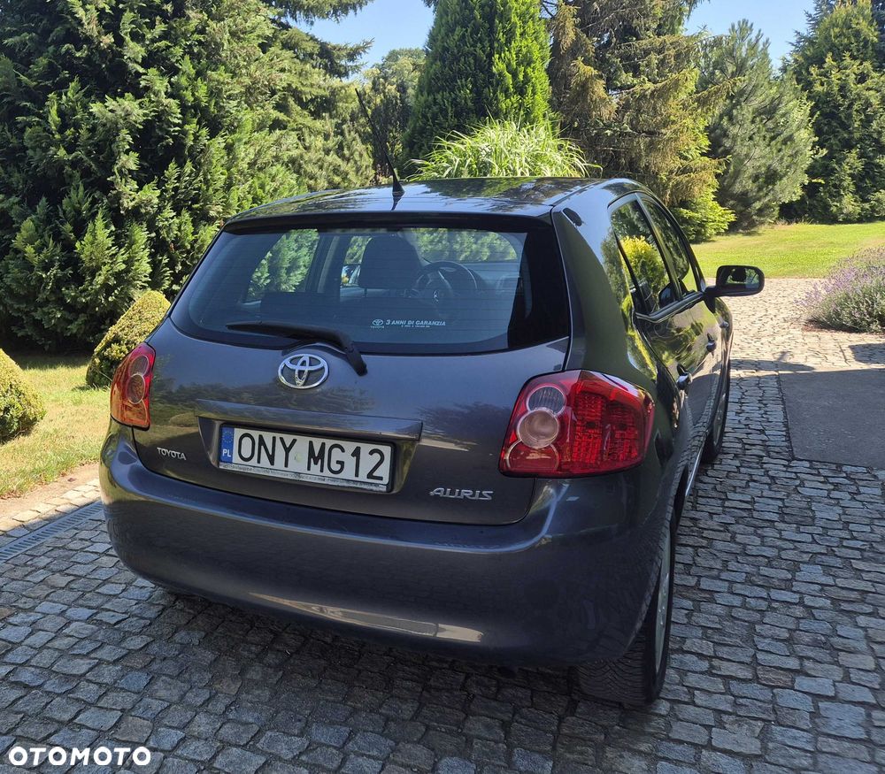 Toyota Auris - 2