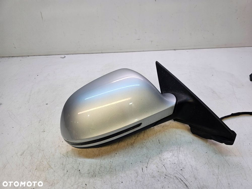 LUSTERKO PRAWY PRZÓD AUDI A3 8P LIFT LX7W 6PIN UK 8P4 - 5