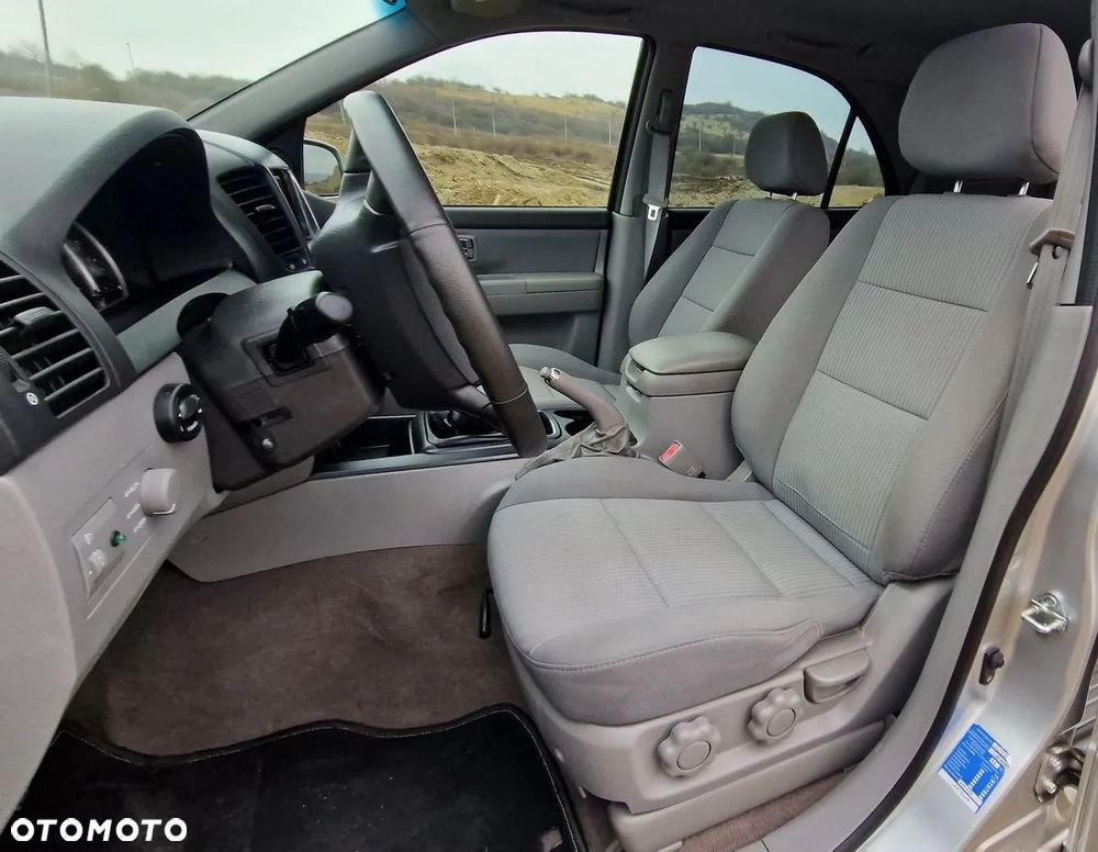 Kia Sorento 2.5 CRDi VGT LX - 8