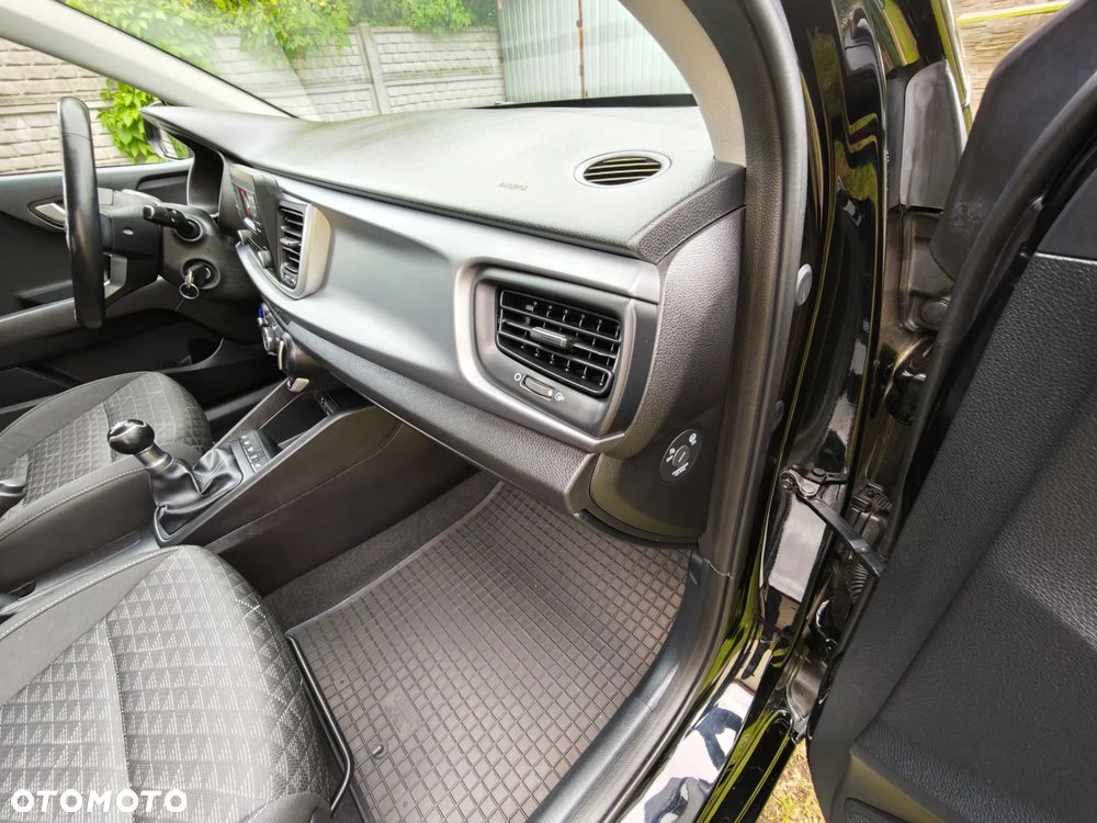 Kia Rio 1.2 L - 22