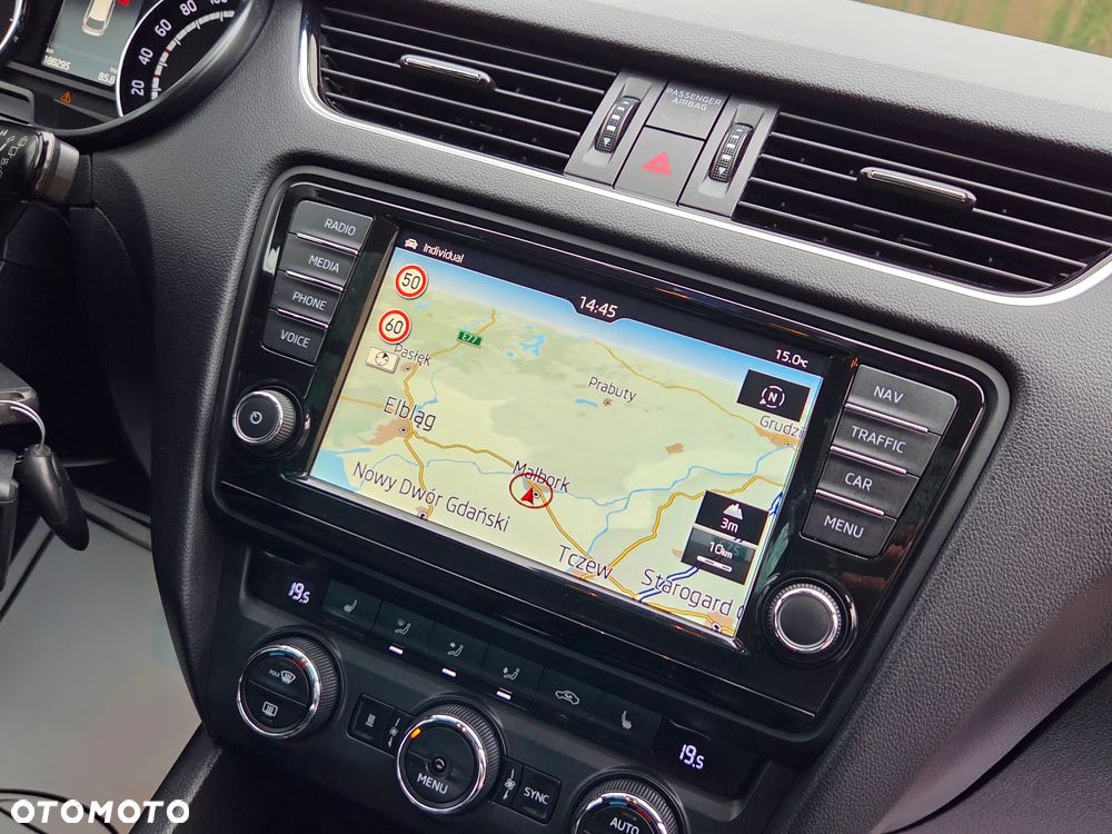 Skoda Octavia 2.0 TDI DSG RS - 20