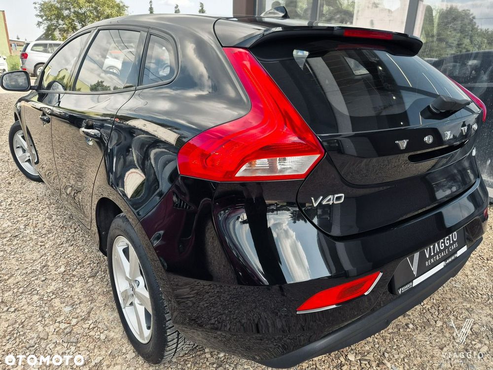 Volvo V40 T2 Momentum - 4