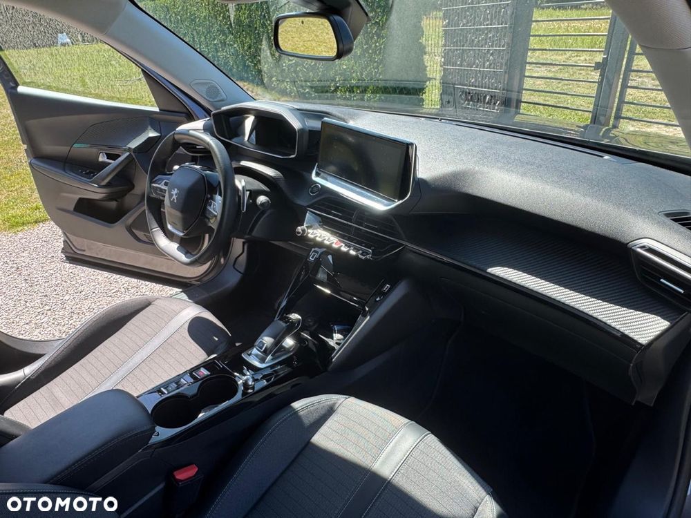 Peugeot 2008 - 11
